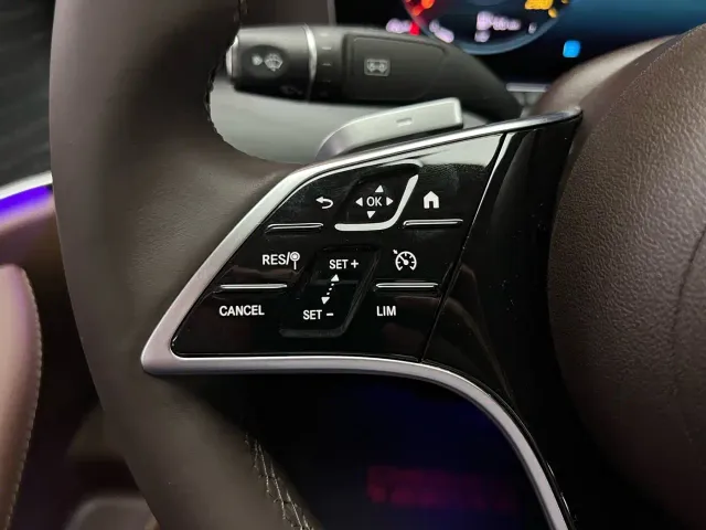 Mercedes-Benz E-Class — Фото автомобиля 24