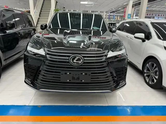 Фотография автомобиля — Lexus LX