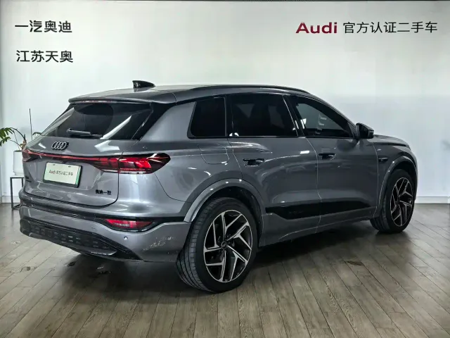 Audi Q6L e-tron — Фото автомобиля 4