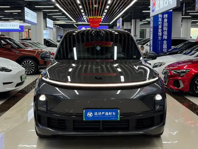 Li Auto L9 — Фото автомобиля 2