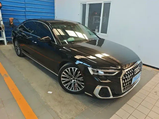 Audi A8 — Фото автомобиля 4