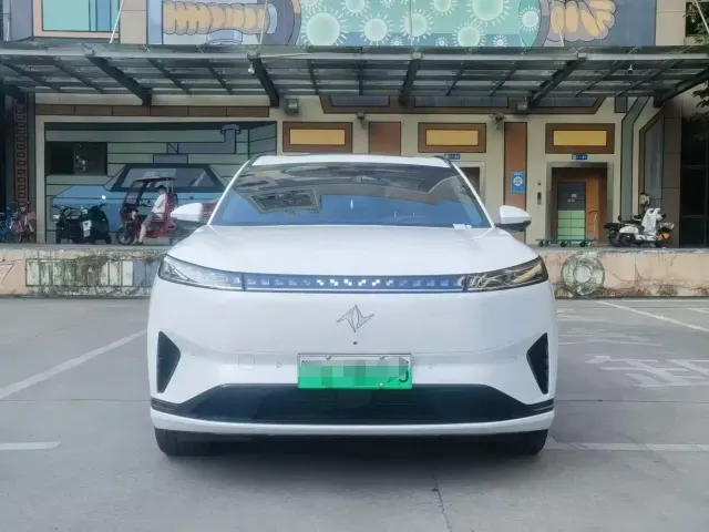 Dongfeng Yipai eπ008 2025 210Ultra Range Extender 5-Seater — Фото автомобиля 2