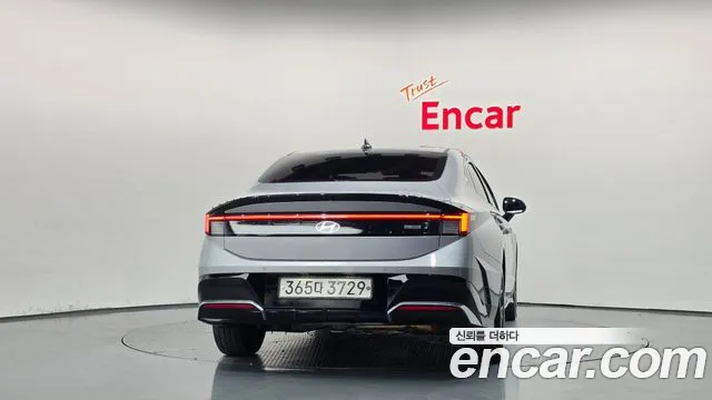 Hyundai Sonata — Фото автомобиля 4