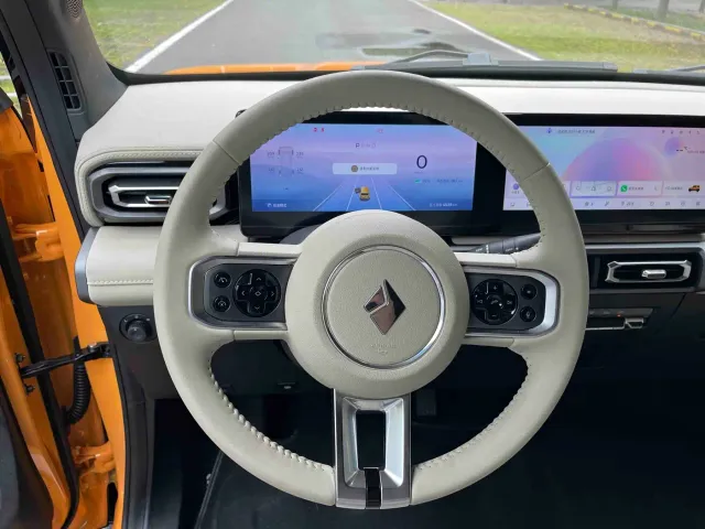 Baojun Yep — Фото автомобиля 11