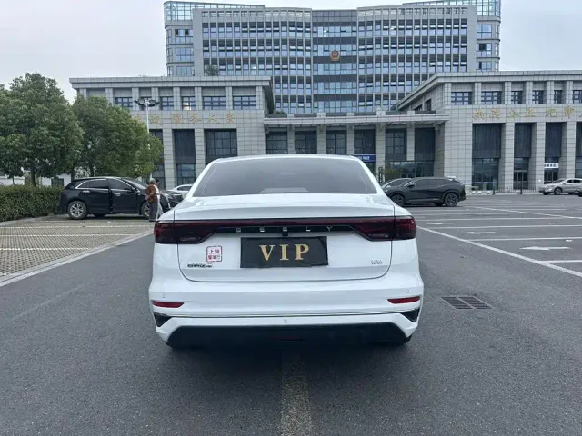 Geely Emgrand — Фото автомобиля 8