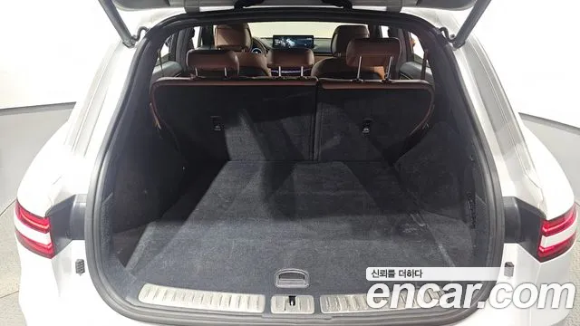 Genesis GV70 — Фото автомобиля 24