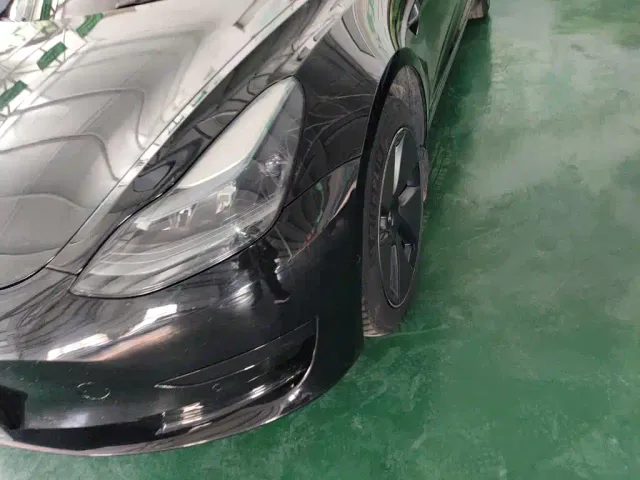 Tesla Model 3 — Фото автомобиля 17