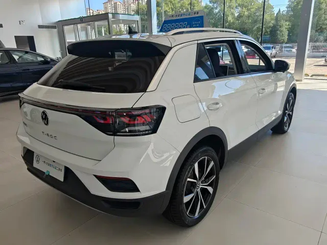Volkswagen T-Roc — Фото автомобиля 4