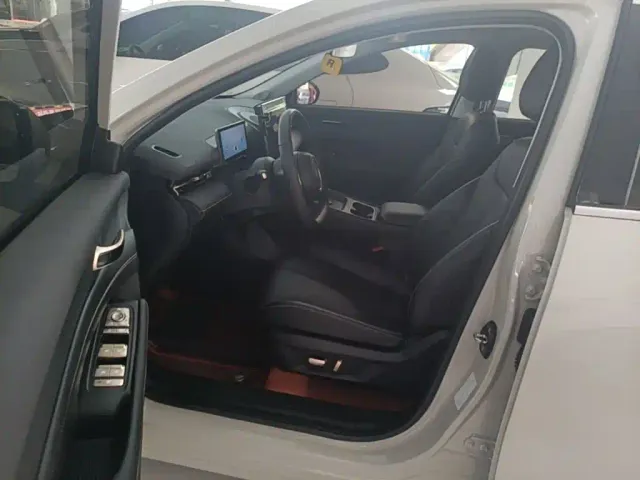 Baojun Yunhai — Фото автомобиля 11