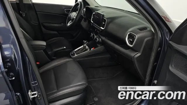 Hyundai Venue — Фото автомобиля 25