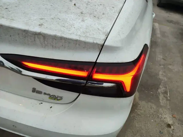 Roewe i6 MAX EV — Фото автомобиля 7