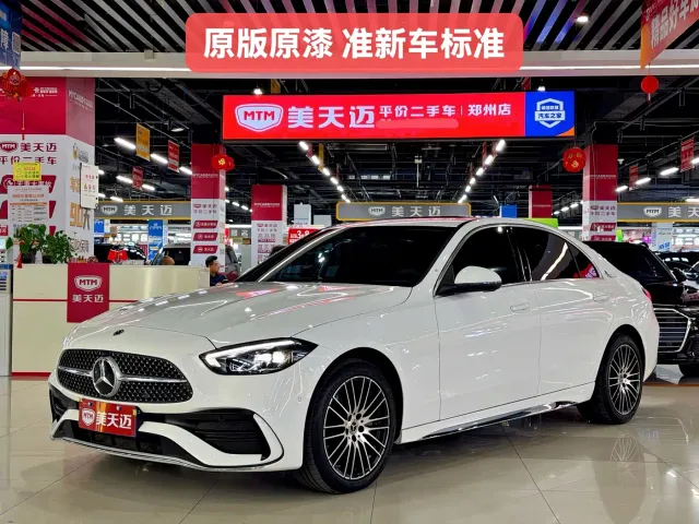 Фотография автомобиля — Mercedes-Benz C-Class