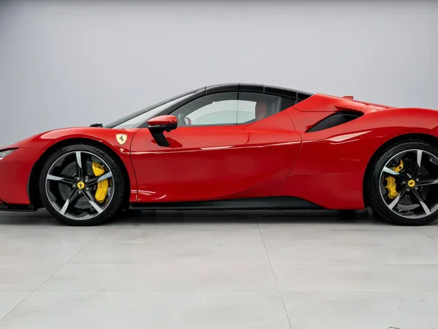Ferrari SF90 — Фото автомобиля 4