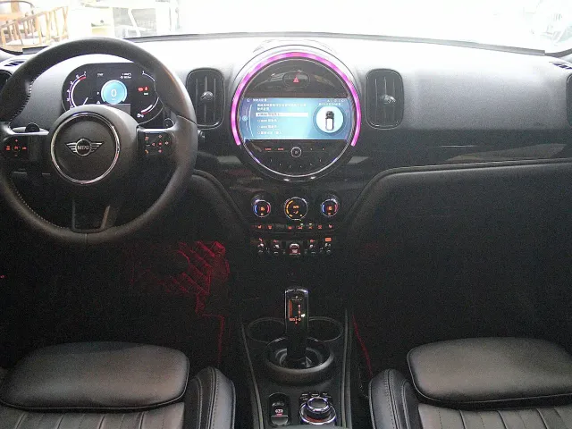 MINI MINI COUNTRYMAN 2023 2.0T COOPER S ALL4 Blank Space Special Edition — Фото автомобиля 5