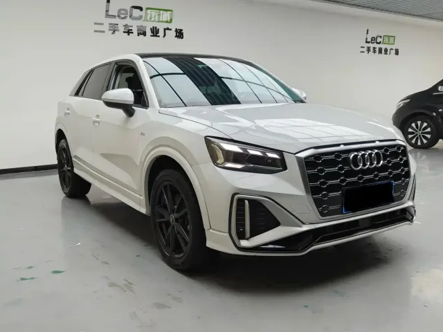 Audi Q2L — Фото автомобиля 3