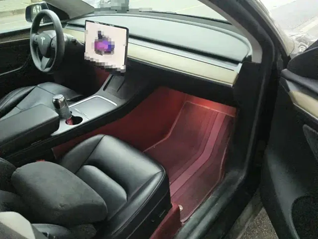 Tesla Model Y — Фото автомобиля 13