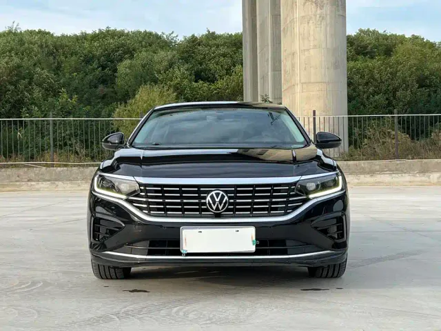 Volkswagen Passat — Фото автомобиля 2