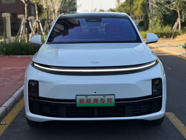 Li Auto L7 — Фото автомобиля 3