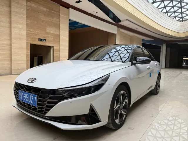 Фотография автомобиля — Hyundai Elantra