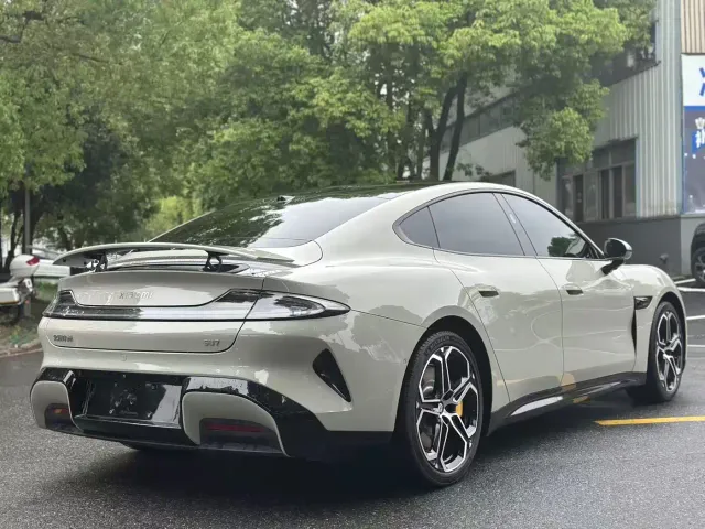 Xiaomi SU7 — Фото автомобиля 7