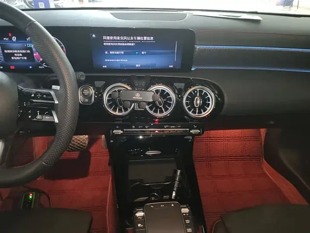 Mercedes-Benz A-Class — Фото автомобиля 12