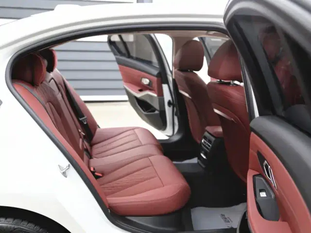 BMW 3 Series — Фото автомобиля 23