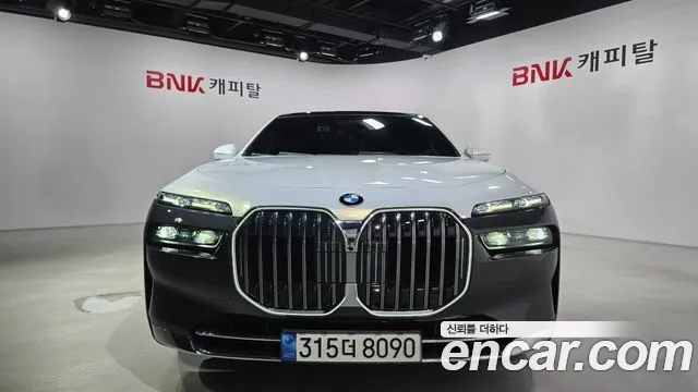 Фотография автомобиля — BMW 7 Series G70