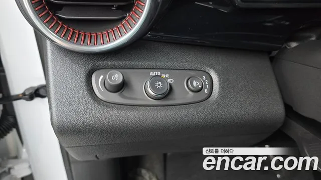 ChevroletGMDaewoo Trax Trax Кроссовер — Фото автомобиля 18