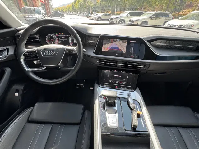 Audi Q6 — Фото автомобиля 11