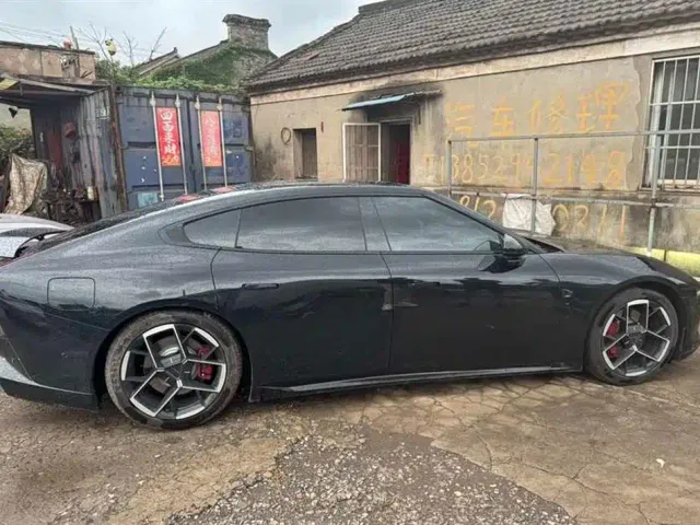 Xpeng P7 — Фото автомобиля 5