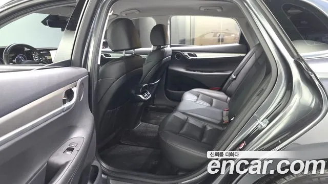 Hyundai Grandeur Новый Grandeur IG 3.0 LPi (Для проката) — Фото автомобиля 21