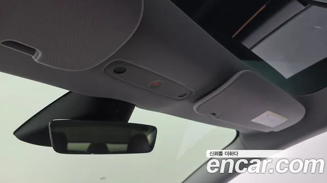 Tesla Model 3 — Фото автомобиля 16