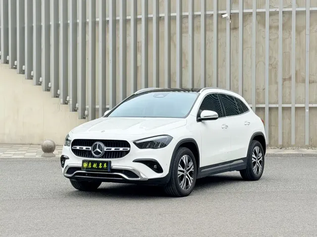 Фотография автомобиля — Mercedes-Benz GLA-Class