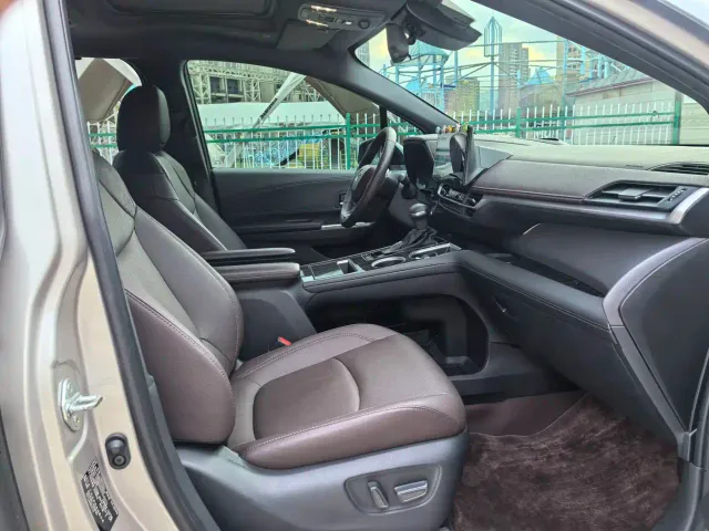 Toyota Sienna — Фото автомобиля 11