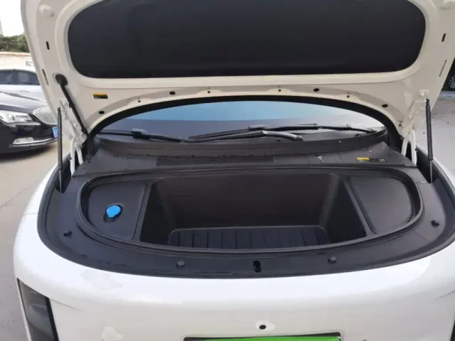 Li Auto i6 — Фото автомобиля 19