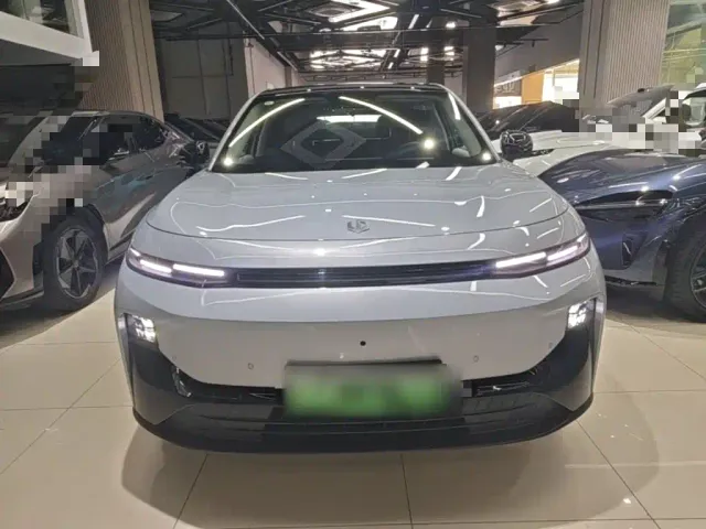Leapmotor Leapmotor B10 2025 510 Joy Edition — Фото автомобиля 2