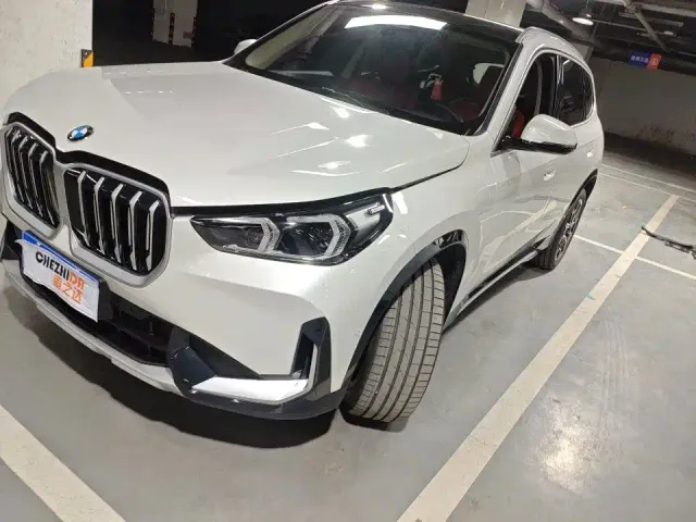 Фотография автомобиля — BMW X1