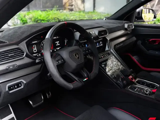 Lamborghini Urus — Фото автомобиля 21