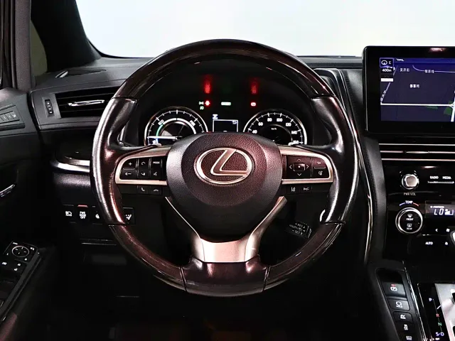 Lexus LM — Фото автомобиля 9