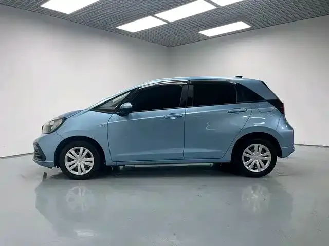Honda Fit — Фото автомобиля 4