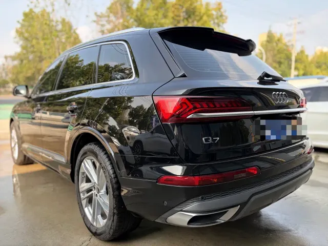 Audi Audi Q7 2024 45 TFSI quattro S line Sport — Фото автомобиля 8