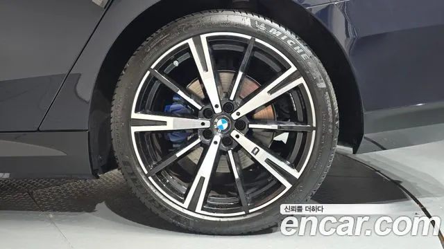 BMW 5 Series — Фото автомобиля 6