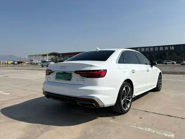 Audi A4L — Фото автомобиля 6