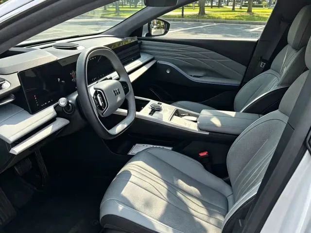 Geely Galaxy E8 — Фото автомобиля 8