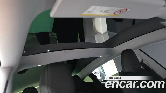 Tesla Model 3 — Фото автомобиля 15