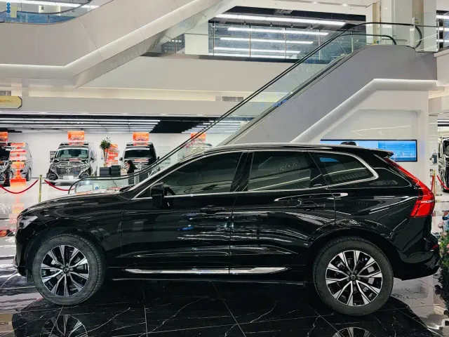 Volvo XC60 — Фото автомобиля 3