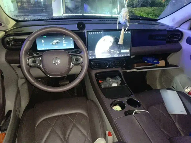 Leapmotor C11 — Фото автомобиля 12
