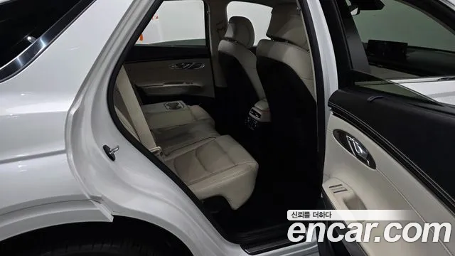 Genesis GV70 — Фото автомобиля 18