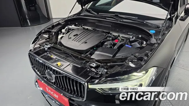 Вольво XC60 — Фото автомобиля 5