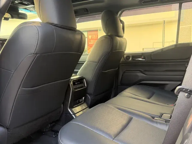 Toyota Prado — Фото автомобиля 11
